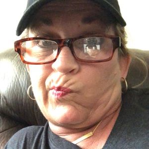 Meet your Posher, Pam